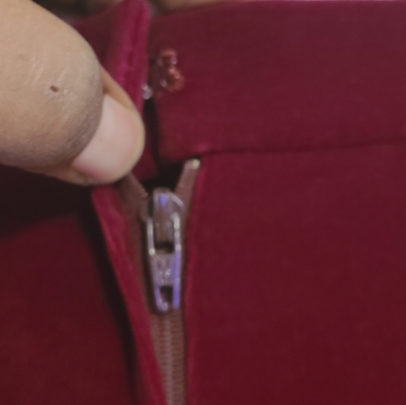 Alexander's Vintage Maroon Pleated Midi Skirt (Size 12) - Picture 10 of 11